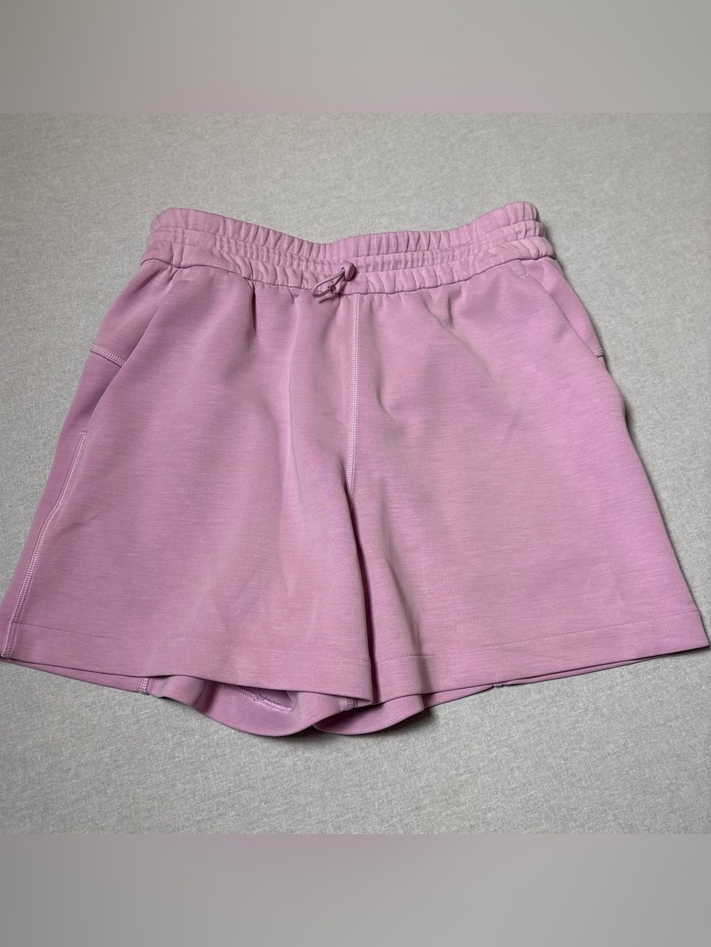 Lululemon Softstreme High-Rise Short 4" Size 4 Pink W7CAXS